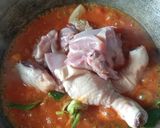 Foto langkah ke 2 dari resep Ayam masak asam belimbing wuluh.