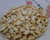 मूंगफली बर्फी (moongfali barfi recipe in Hindi) रेसिपी चरण 2 फोटो
