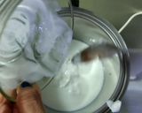A picture of step 1 of Chocolate Chip Ice Cream.