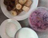A picture of step 1 of Spodila - banana milkshake with blueberry ice-cream twist🍌🍨🥤.