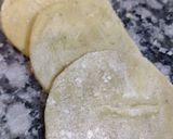 Foto del paso 6 de la receta: Capeletis de albahaca rellenos de pollo con salsa de champiñones