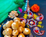 A picture of step 3 of Besan ladoo.