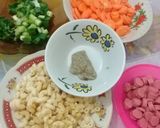 Foto langkah ke 1 dari resep Sop macaroni sosis.