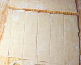 Foto del paso 2 de la receta: Figuras de masa hojaldre