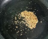 A picture of step 1 of Green beans fry.