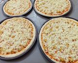 A picture of step 4 of Different & Awesome Flavor Pizzas 😍😍.
