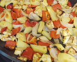 Foto del paso 2 de la receta: Salmón sobre verduras asadas