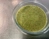 Une image de l'étape 6 de Sauce salade à la moutarde d’Orléans, persil plat et huile d’avocat.
