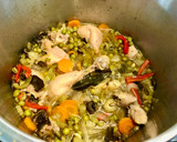Foto del paso 11 de la receta: Pollo arvejado con champiñones deshidratados