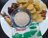 A picture of step 1 of Healthy Banana Oats Dates Smoothie.