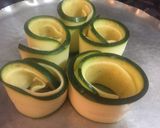 Foto del paso 4 de la receta: Rollitos de zapallo italiano (sukini o zucchini) rellenos con carne picante
