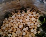 A picture of step 1 of Diet Bhel.