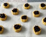 Une image de l'étape 5 de Biscuits aux myrtilles.