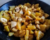 Trópusi serpenyős csirkemell recept fázis 2 fotója