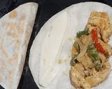 Foto del paso 2 de la receta: Quesadillas con fajitas de pollo
