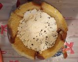 Foto del passaggio 3 della ricetta Zuccotto di pandoro con ricotta e gocce di cioccolato