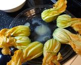 A picture of step 3 of Courgette Flowers by Ledia/ Fiori di Zucca da Ledia.