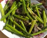 Hình bước làm 1 của món Măng tây xào thịt bò