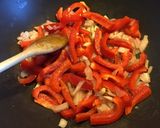 Une image de l'étape 2 de Poivrons courgettes et chou kale à la moutarde à l'ancienne et curry.