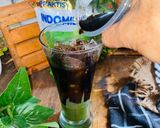 Foto langkah ke 2 dari resep Es Kopi Creamy Matcha.