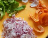 A picture of step 1 of Kadai paneer.