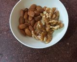 A picture of step 1 of Fox Nut Halwa.