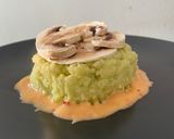 Foto del paso 6 de la receta: Timbal de Patata con Salsa de Aguacate, Langostinos al Ajillo y Champiñones en Dos Texturas 🦐