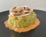 Foto del paso 6 de la receta: Timbal de Patata con Salsa de Aguacate, Langostinos al Ajillo y Champiñones en Dos Texturas 🦐
