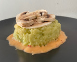 Foto del paso 6 de la receta: Timbal de Patata con Salsa de Aguacate, Langostinos al Ajillo y Champiñones en Dos Texturas 🦐