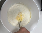 Foto del paso 3 de la receta: Coquitos: bolitas de coco para Navidad