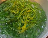 Foto del passaggio 1 della ricetta Penne al pesto di rucola e tonno
