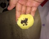 Foto langkah ke 6 dari resep Pastel isi keju coklat renyah.