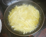 Foto del paso 5 de la receta: Flamenquines con papas fritas y ensalada