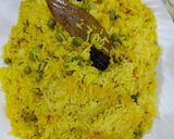 A picture of step 2 of Matar pulao.