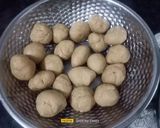 A picture of step 11 of Khasta Dry Matar Kachori.