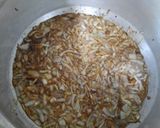 A picture of step 1 of Chicken Pulao.