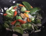 Foto langkah ke 3 dari resep Pindang asin masak santan.