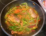 รูปขั้นตอนการทำที่ 3 ของ ผัดผักบุ้งปลากระป๋องพริกสด🌱🥫🌶 style by barbie👩🏼‍🍳
