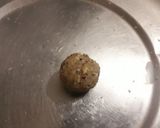 नारियल लड्ड़ू (nariyal ladoo recipe in Hindi) रेसिपी चरण 5 फोटो