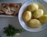 Foto del paso 1 de la receta: Patatas con costillas de cerdo y boletus