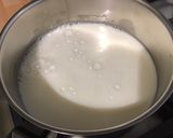 Une image de l'étape 1 de Flan pâtissier à la compote de prunes et pêches.
