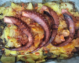 Foto del paso 7 de la receta: Pulpo asado con cama de cebolla y patatas al pimentón de La Vera