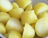 A picture of step 1 of Fryms potatoes.