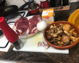 Foto del paso 1 de la receta: Entrecot a la plancha con guarnición de setas salteadas