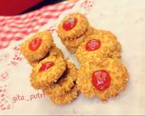 Foto langkah ke 11 dari resep Strawberry with Cheese Thumbprint Cookies.