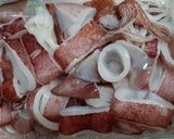 Foto langkah ke 1 dari resep Cumi Udang Saos Padang.