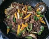 Foto langkah ke 5 dari resep Daging Sapi Paprika.