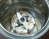 A picture of step 1 of Rose Milkshake With Nuts.