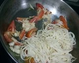 Foto langkah ke 2 dari resep Angel Hair dengan minyak zaitun.
