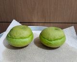 Foto langkah ke 6 dari resep Donut Matcha Tower.
